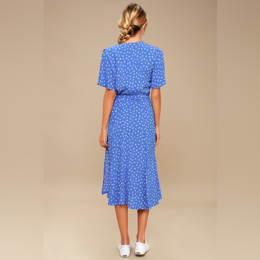 Maretta Blue and White Floral Print Wrap Midi Dress - Picture 7 of 16